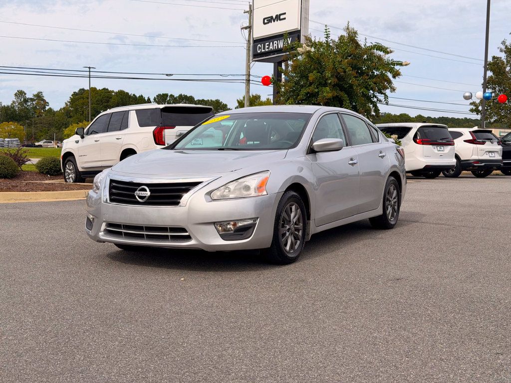 Used 2015 Nissan Altima 2.5 S w/ Special Edition Package FWD image 3