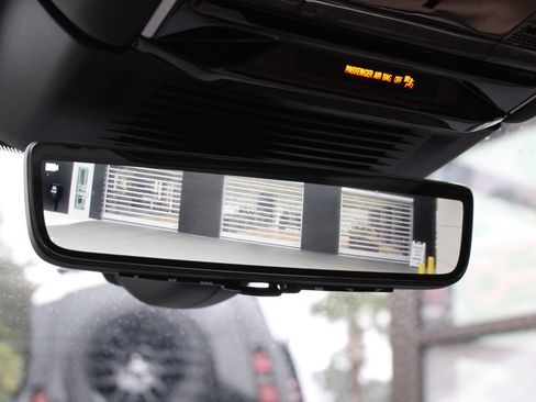 Used 2024 Land Rover Range Rover Long Wheelbase Autobiography image 28