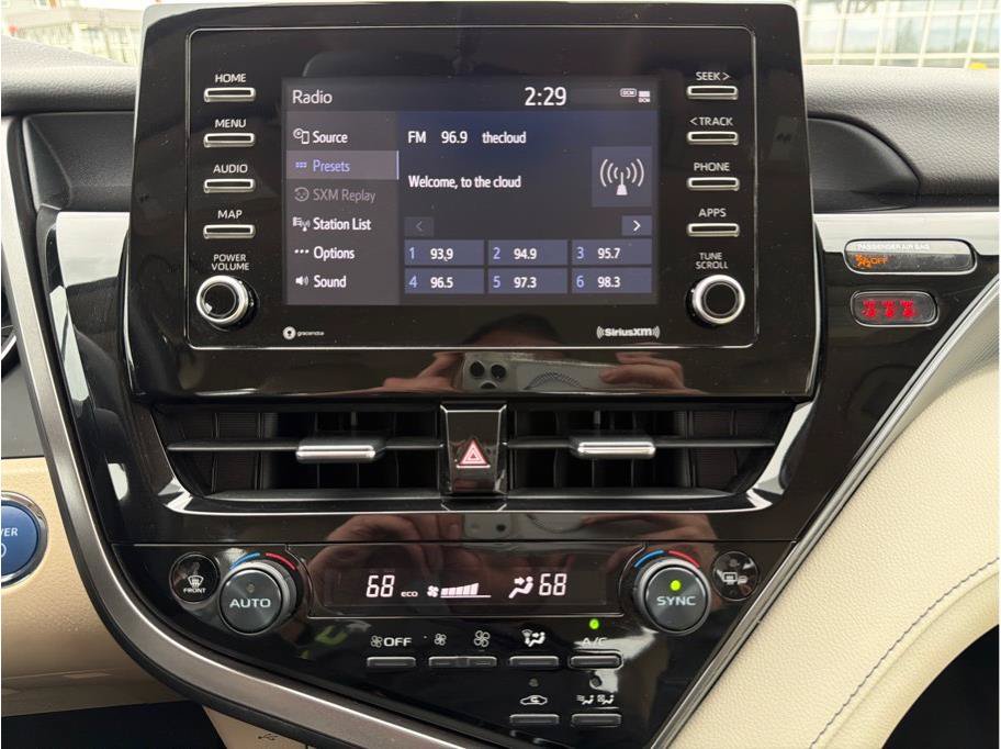 Used 2022 Toyota Camry LE FWD image 21