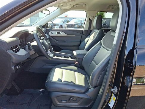 Used 2025 Ford Explorer Active w/ Active Comfort Package image 14
