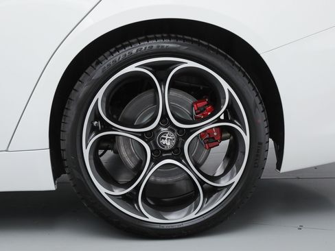 New 2026 Alfa Romeo Giulia w/ Driving Assist Package RWD image 20
