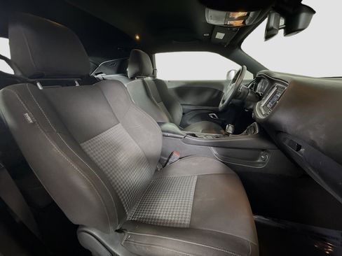 Used 2022 Dodge Challenger GT image 27