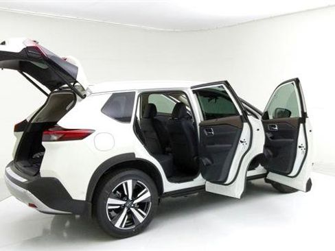 Used 2022 Nissan Rogue Platinum w/ Head-Up Display Package FWD image 32