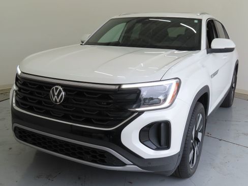 New 2026 Volkswagen Atlas Cross Sport SEL AWD/4WD image 9