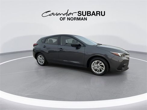 Certified 2025 Subaru Impreza 2.0i image 4