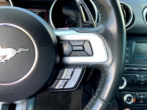 Used 2018 Ford Mustang Coupe image 17