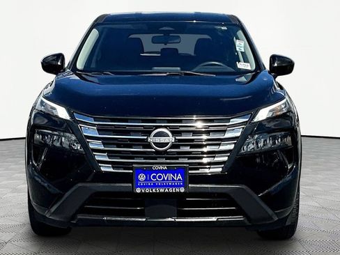 Used 2024 Nissan Rogue SV AWD/4WD image 2