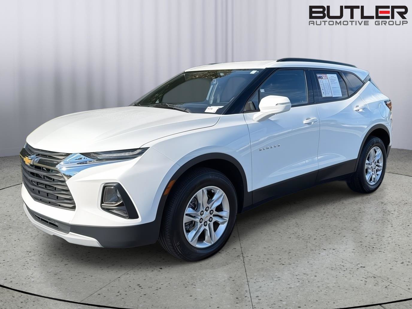 Used 2022 Chevrolet Blazer LT FWD image 2