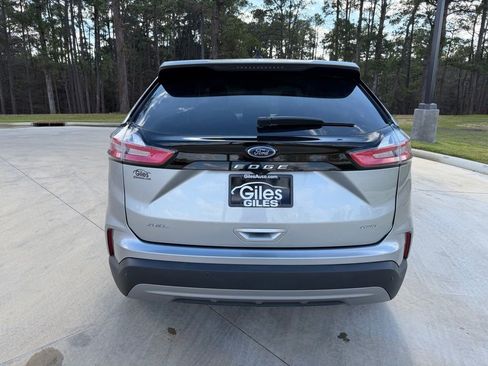 Used 2022 Ford Edge SEL image 4