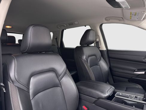 Used 2022 Nissan Pathfinder SL FWD image 40