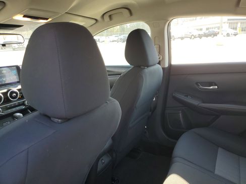 Used 2023 Nissan Sentra SV image 11