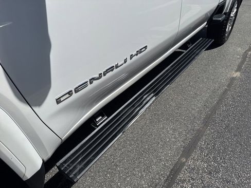 Used 2023 GMC Sierra 2500 Denali w/ Denali Ultimate Package image 8