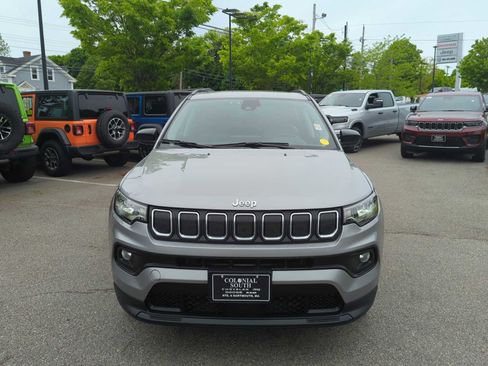 Used 2022 Jeep Compass Latitude w/ Sun and Sound Group AWD/4WD image 9