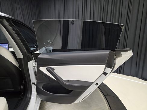 Used 2021 Tesla Model 3 Standard Range Plus image 34