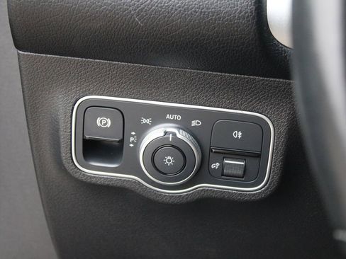 Used 2023 Mercedes-Benz GLB 250 4MATIC image 51