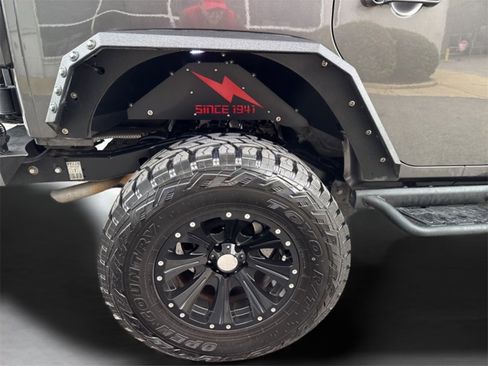 Used 2018 Jeep Wrangler Unlimited Sport w/ Connectivity Group image 24