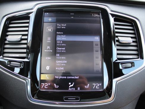 Used 2016 Volvo XC90 T8 Momentum w/ Vision Package image 10