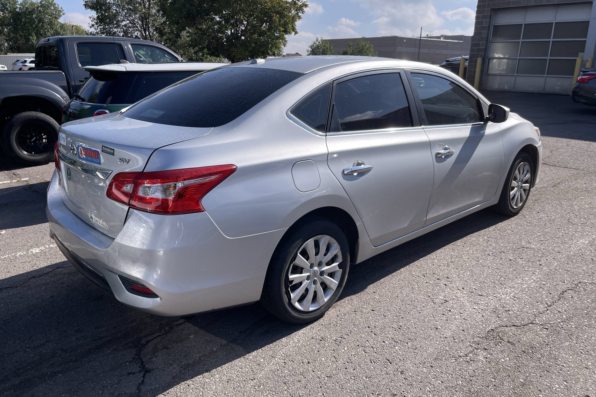Used 2016 Nissan Sentra SV FWD image 3