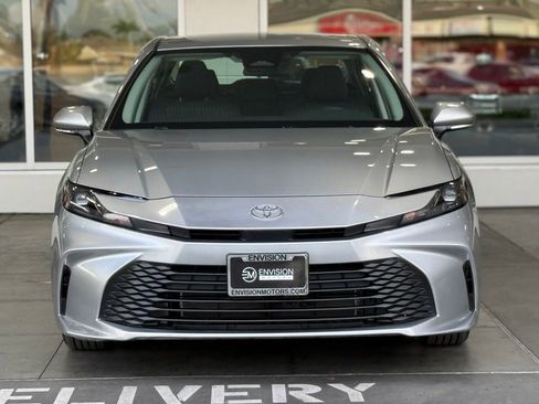 Certified 2025 Toyota Camry LE image 5