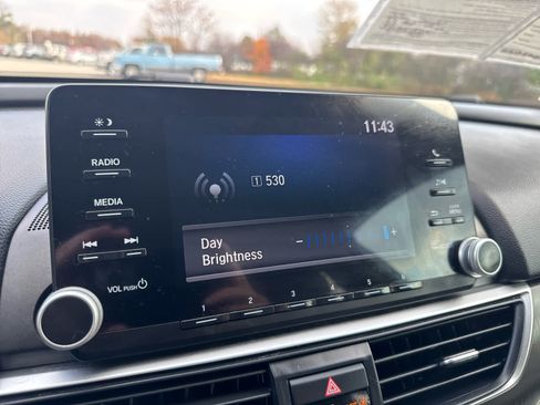 Used 2020 Honda Accord LX image 20