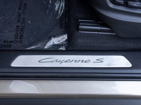 Certified 2025 Porsche Cayenne S AWD/4WD image 30