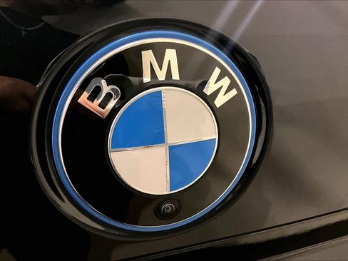 Certified 2023 BMW i7 xDrive60 AWD/4WD image 32