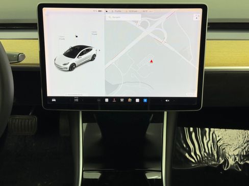 Used 2020 Tesla Model 3 Standard Range Plus image 16