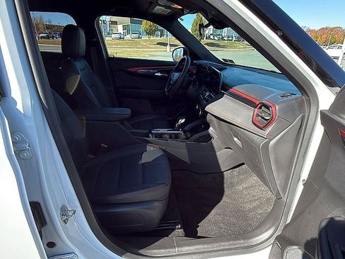 Used 2024 Chevrolet TrailBlazer RS FWD image 18