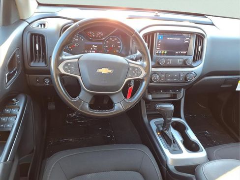 Used 2020 Chevrolet Colorado LT w/ LT Convenience Package image 3