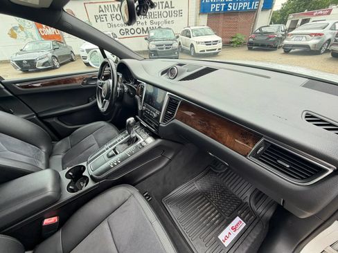 Used 2017 Porsche Macan AWD/4WD image 12