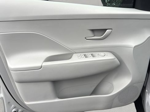 Certified 2024 Hyundai Kona SE FWD image 15