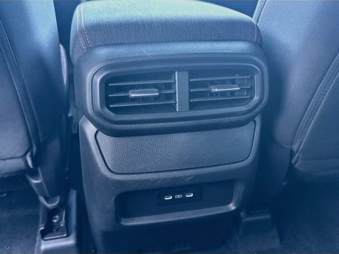 Used 2025 Honda Pilot Sport image 24
