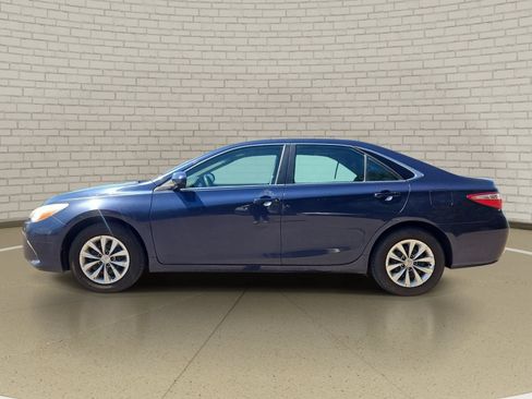 Used 2017 Toyota Camry LE FWD image 8
