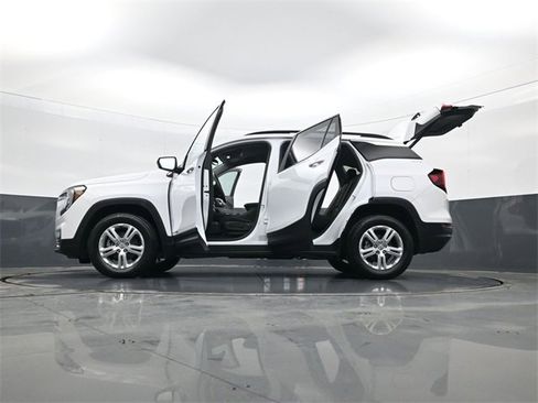 Used 2022 GMC Terrain SLE w/ Driver Convenience Package image 34