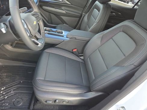 New 2026 Chevrolet Equinox EV LT image 32