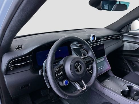 Used 2024 Maserati Grecale GT image 4
