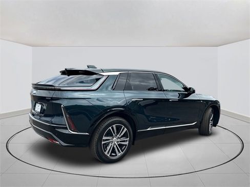 New 2025 Cadillac Lyriq Luxury image 11