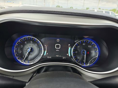 Used 2024 Chrysler Pacifica Limited w/ S Appearance Package FWD image 27