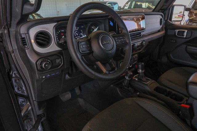 Used 2024 Jeep Wrangler Unlimited AWD/4WD image 11