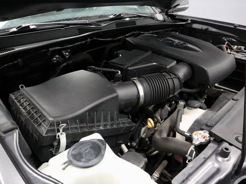 Used 2020 Toyota Tacoma TRD Off-Road w/ Technology Package image 17