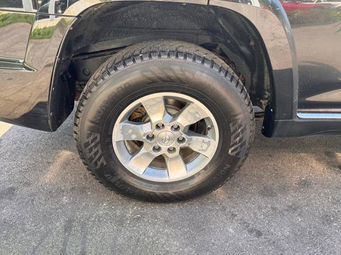 Used 2012 Toyota 4Runner SR5 w/ Convenience Pkg AWD/4WD image 13