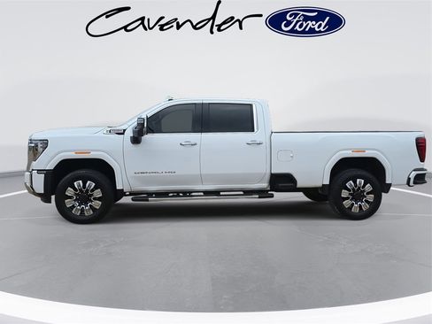 Used 2024 GMC Sierra 3500 Denali w/ Denali Reserve Package image 8