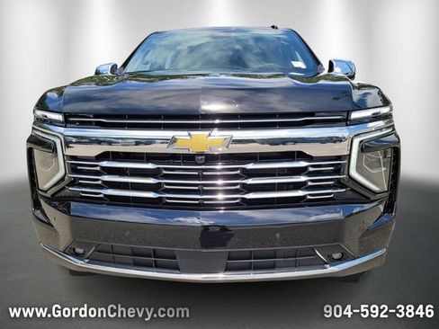New 2025 Chevrolet Suburban Premier image 11