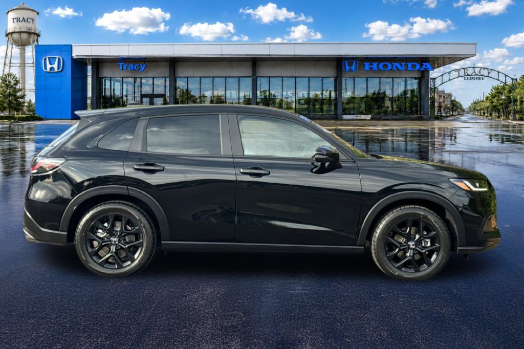 Certified 2025 Honda HR-V Sport image 4