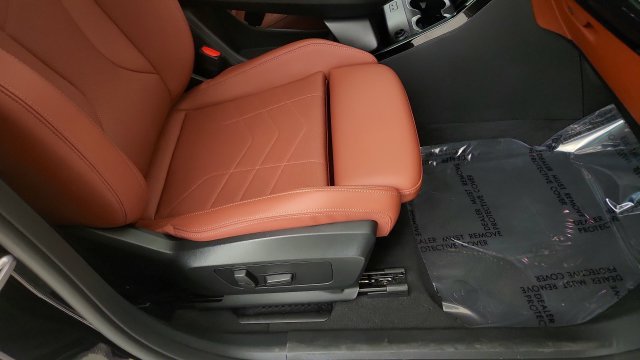 Used 2026 BMW X2 xDrive28i AWD/4WD image 38