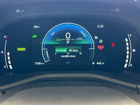 Used 2025 Toyota Camry SE w/ Convenience Package FWD image 24