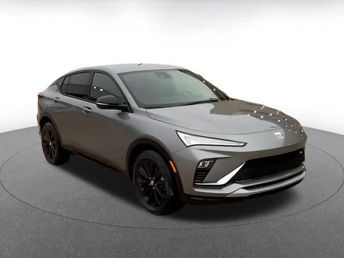 Used 2025 Buick Envista Sport Touring image 3