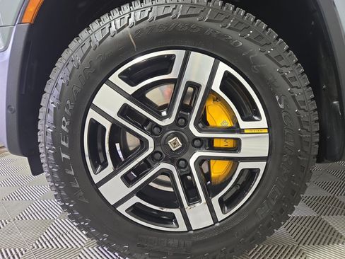 Used 2024 Rivian R1S Adventure AWD/4WD image 9