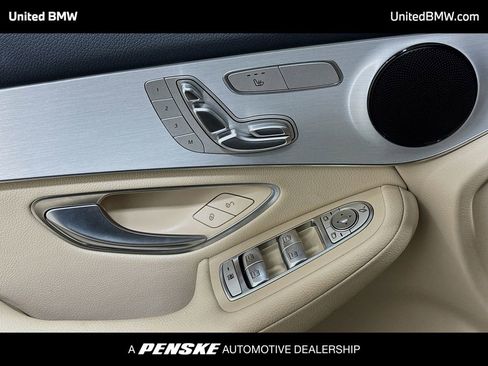 Used 2022 Mercedes-Benz GLC 300 image 3