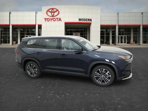 New 2026 Toyota Grand Highlander AWD Hybrid image 2